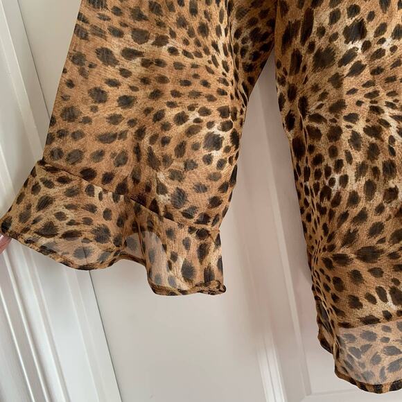 Gloria Vanderbilt Large Sheer Animal Print Top - Picture 6 of 7